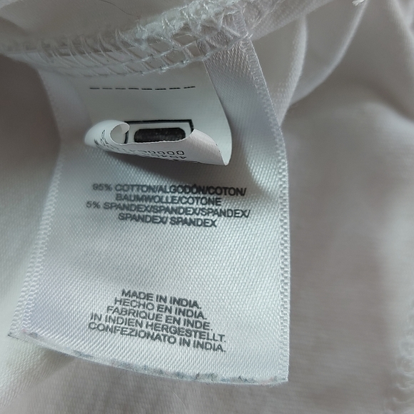 Fila Tionne Crop Tee - Picture 6 of 9